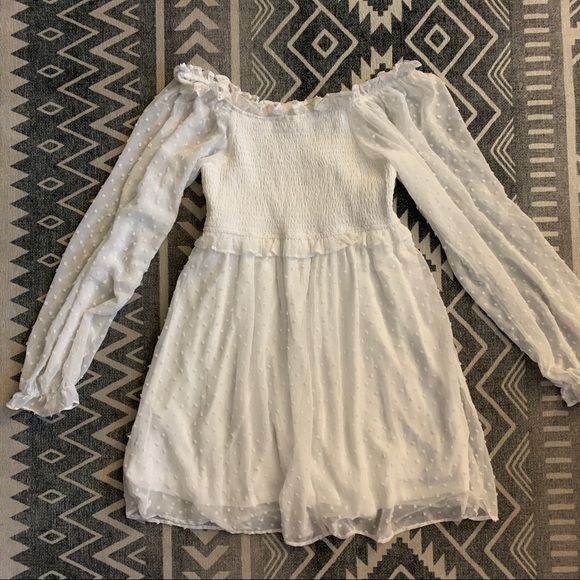 Women’s white off-shoulder dress - Picture 3 of 4